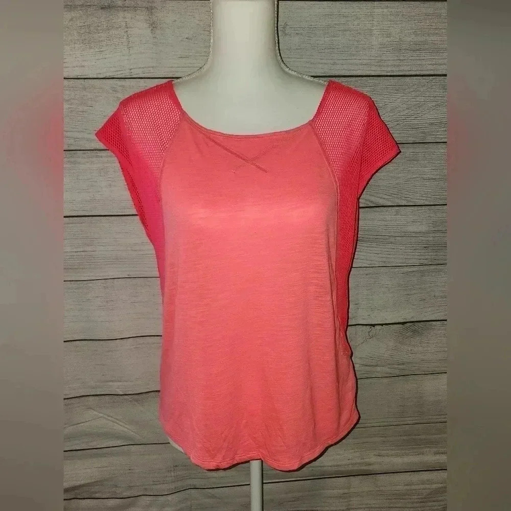 American Eagle Athletic Tee With Mesh Inserts Size Medium